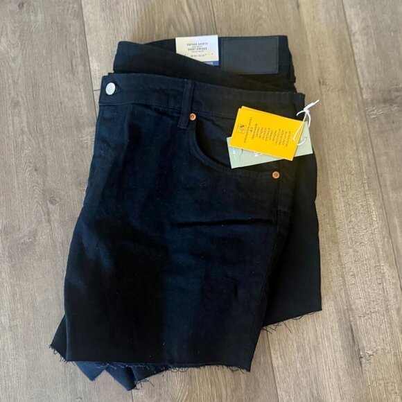 H&M Vintage High-Waisted Black Denim Shorts – Size 20 - Picture 4 of 5
